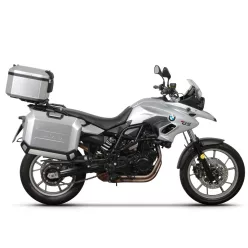   Set complet de cutii aluminiu SHAD TERRA, 48L cutie centrala si 36L / 47L cutii laterale, incluzand set de montaj si placa SHAD BMW F 650 GS/ F 700 GS/ F 800 GS