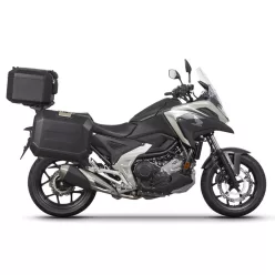   Set complet de cutii de aluminiu SHAD TERRA NEGRU, 48L cutie centrala si 36L / 36L cutii laterale, incluzand kit de montaj si placa SHAD HONDA NC 750 X 2021-