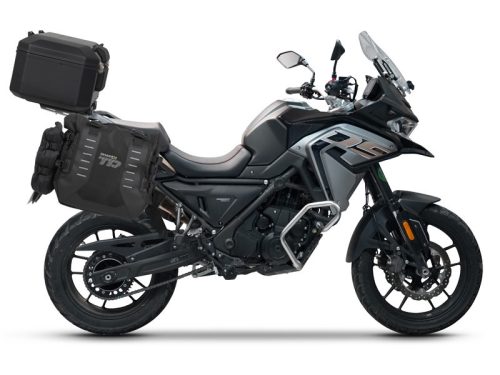Complete set of SHAD TERRA TR40 adventure saddlebags and SHAD TERRA BLACK aluminium 37L topcase, including mounting kit SHAD Voge 650DS / 650DSX