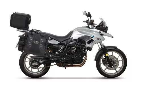 Set complet de genti laterale adventure SHAD TERRA TR40 si topcase din aluminiu SHAD TERRA negru 48L, incluzand kitul de montaj SHAD BMW F 650 GS / F 700 GS/ F 800 GS (2008 - 2018)