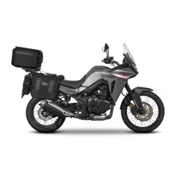   Set complet de genti laterale adventure SHAD TERRA TR40 si topcase din aluminiu SHAD TERRA TR55 PURE negru, incluzand kitul de montaj SHAD HONDA TRANSALP 750