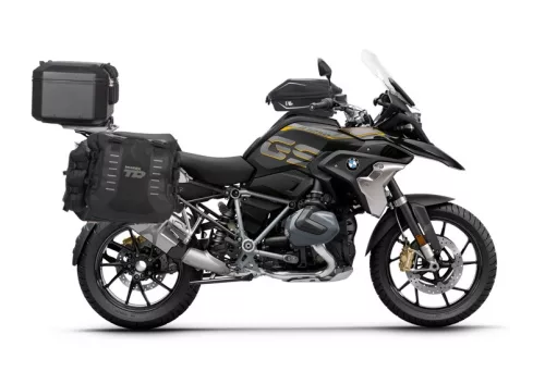 Set complet de genti laterale adventure SHAD TERRA TR40 si topcase din aluminiu SHAD TERRA TR55 PURE negru, incluzand kitul de montaj SHAD BMW R1200/R1250GS ADVENTURE