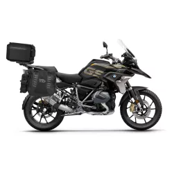  Set complet de genti laterale adventure SHAD TERRA TR40 si topcase din aluminiu SHAD TERRA TR55 PURE negru, incluzand kitul de montaj SHAD BMW R1250GS ADVENTURE