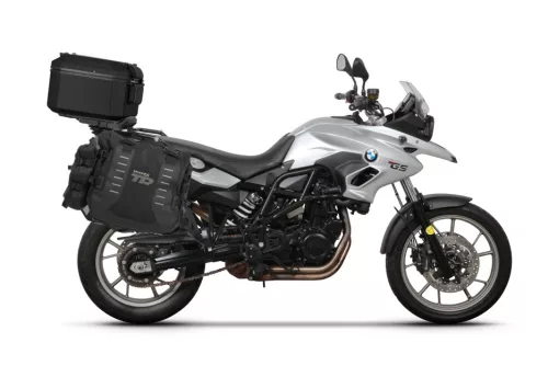 Set complet de genti laterale adventure SHAD TERRA TR40 si topcase din aluminiu SHAD TERRA TR55 PURE negru, incluzand kitul de montaj SHAD BMW F650GS/F700GS/F800GS