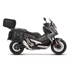   Set complet de genti laterale adventure SHAD TERRA TR40 si topcase din aluminiu SHAD TERRA TR55 PURE negru, incluzand kitul de montaj SHAD HONDA X-ADV 750