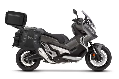 Set complet de genti laterale adventure SHAD TERRA TR40 si topcase din aluminiu SHAD TERRA TR55 PURE negru, incluzand kitul de montaj SHAD HONDA X-ADV 750