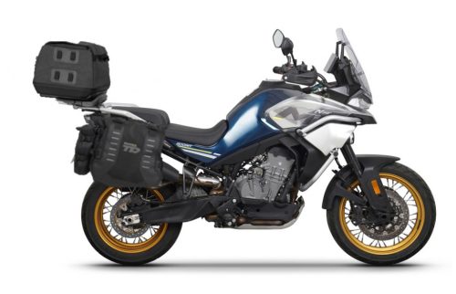 Set of SHAD TERRA TR40 adventure saddlebags and SHAD TERRA rear bag TR50, including mounting kit SHAD CF MOTO 800MT