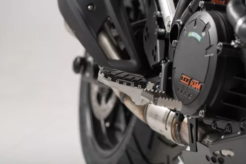 SW-MOTECH-ION-FOOTPEGS-KTM-790-ADV
