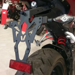 Suport număr V Parts negru Honda Cb125r/300r C8-SPH031