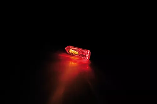 Stop Highsider Arrowhead LED cu semnalizare 3 în 1, dispersor fumuriu/roșu (pereche)